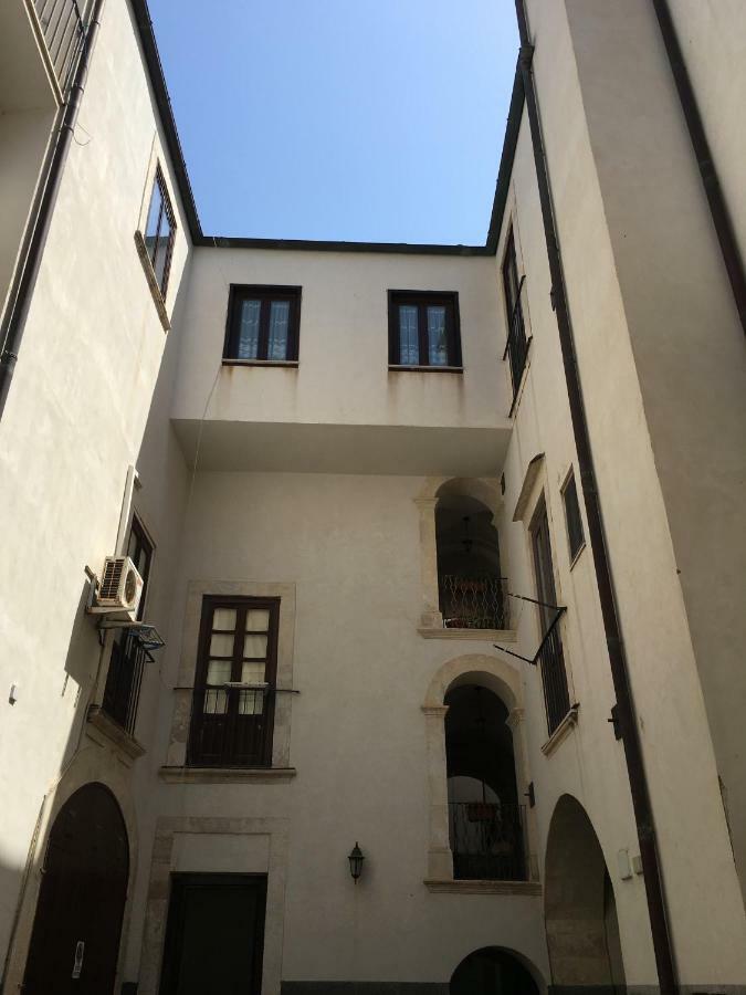 Maniace 57, Ortigia Historic Center, 200 Mt From The Beach Syracuse ภายนอก รูปภาพ